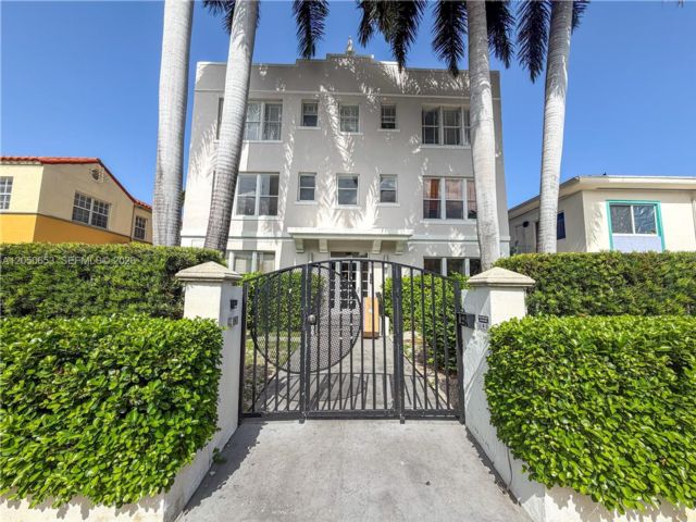  2 BR,  1.00 BTH &nbsp; style home in Carl Fisher