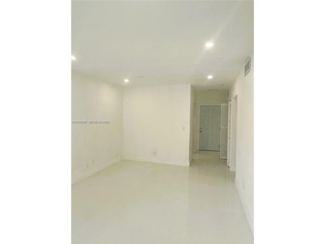 [PHOTO]
