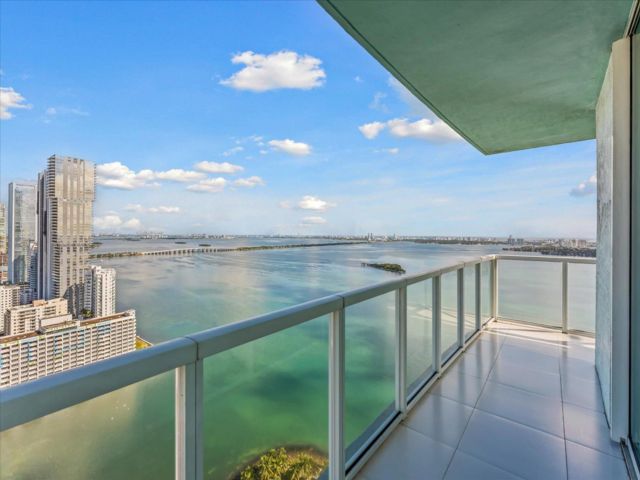  2 BR,  2.50 BTH &nbsp; style home in Miami