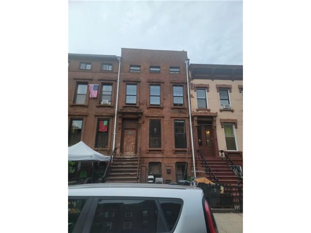 Studio,  0.00 BTH &nbsp;Multi-family style home in Bedford Stuyvesant