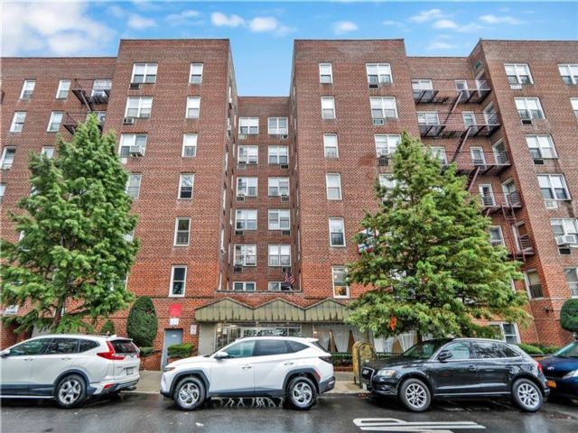 Studio,  1.00 BTH &nbsp;Co-op style home in Sheepshead Bay