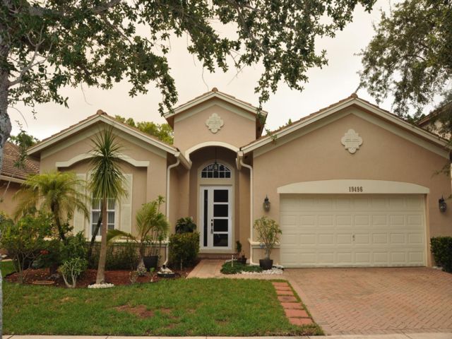  4 BR,  3.00 BTH &nbsp; style home in Weston