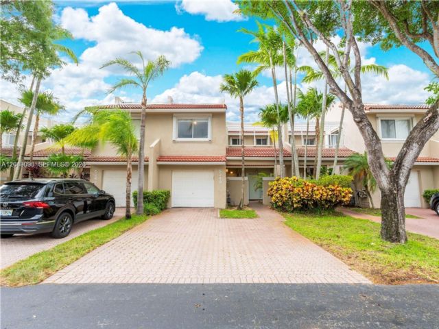  3 BR,  2.50 BTH &nbsp;Townhouse style home in Medley