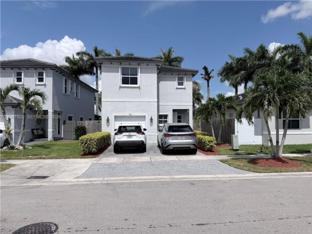  3 BR,  2.50 BTH &nbsp; style home in Homestead