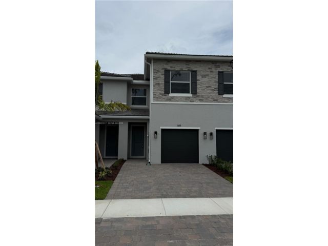  3 BR,  2.50 BTH &nbsp; style home in Royal Palm Beach