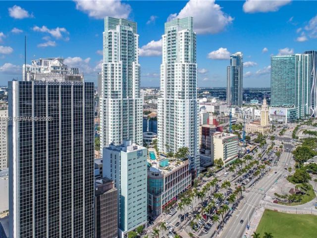  2 BR,  2.00 BTH &nbsp; style home in Miami