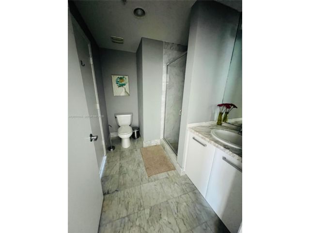 [PHOTO]