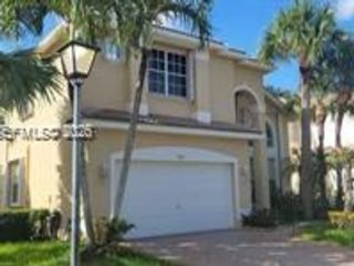  4 BR,  3.50 BTH &nbsp; style home in Miramar