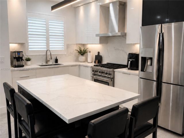  3 BR,  3.00 BTH &nbsp; style home in Sunrise