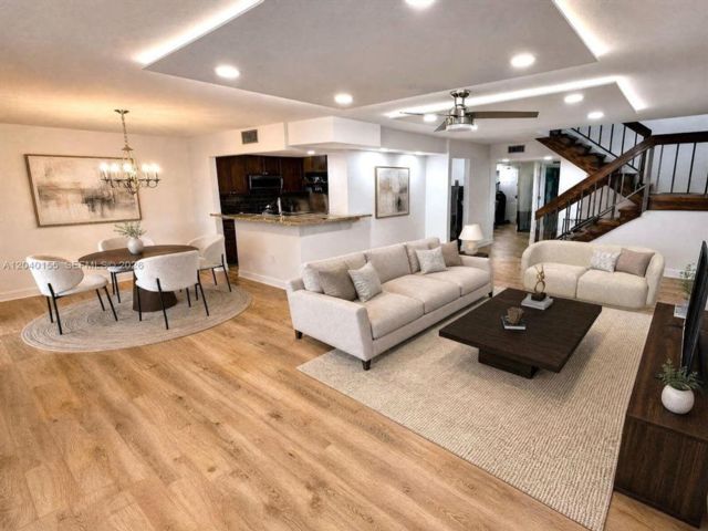  4 BR,  2.50 BTH &nbsp;Townhouse style home in Plantation