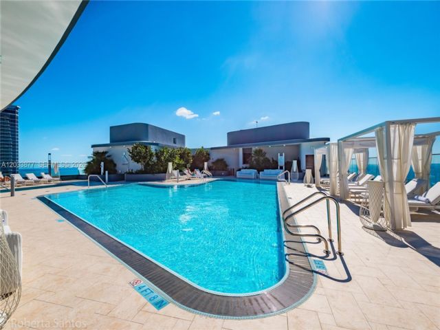  2 BR,  2.50 BTH &nbsp;Condo style home in Miami