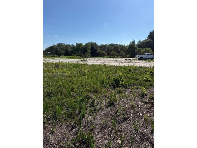 [Okeechobee Real Estate, listing number 3345245]