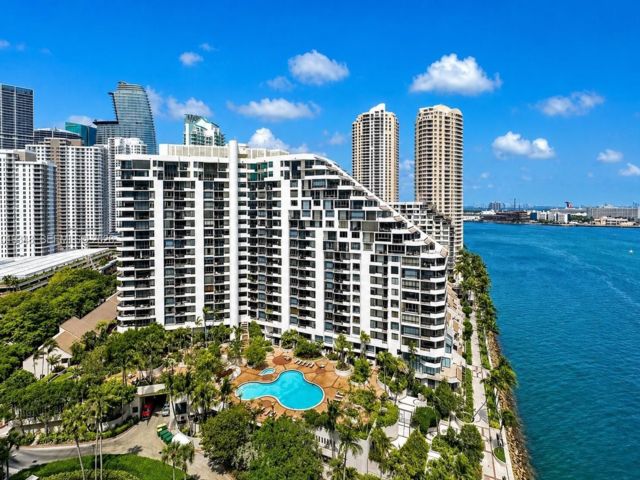  2 BR,  2.00 BTH &nbsp; style home in Miami