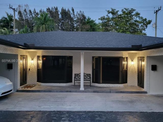  3 BR,  2.00 BTH &nbsp;Townhouse style home in Plantation