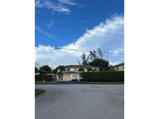  3 BR,  2.50 BTH &nbsp;Townhouse style home in Deerfield Beach