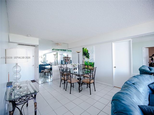  2 BR,  2.00 BTH &nbsp; style home in Aventura