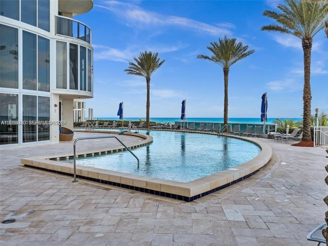  2 BR,  2.00 BTH &nbsp; style home in Sunny Isles Beach
