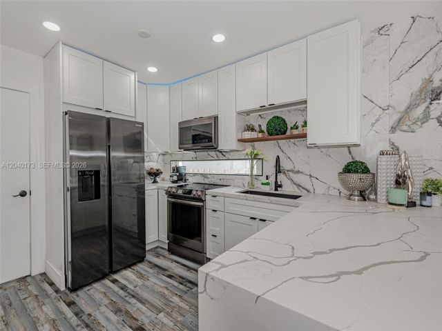  3 BR,  2.00 BTH &nbsp; style home in Miami