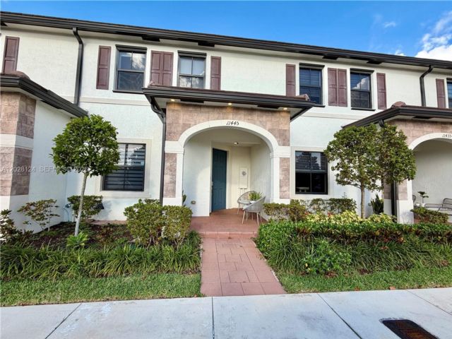  3 BR,  2.50 BTH &nbsp; style home in Hialeah