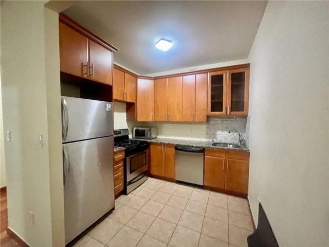 1 BR,  1.50 BTH &nbsp;Condominium style home in Sheepshead Bay