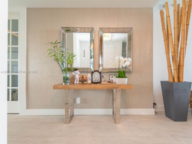 4 BR,  3.50 BTH &nbsp; style home in Miami