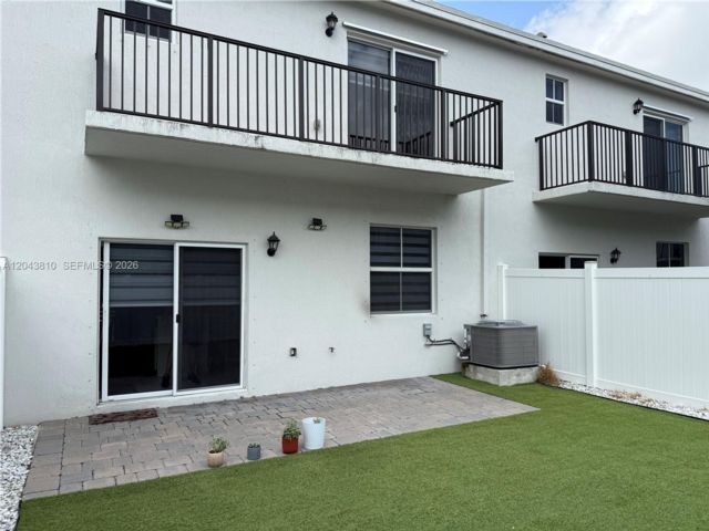  3 BR,  2.50 BTH &nbsp;Townhouse style home in Homestead