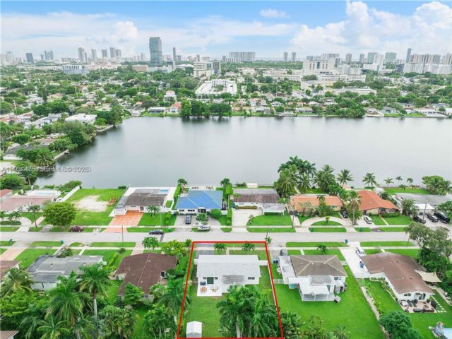  3 BR,  2.00 BTH &nbsp;European style home in Miami