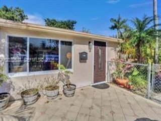  3 BR,  2.00 BTH &nbsp; style home in Miami