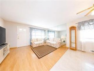 [PHOTO]