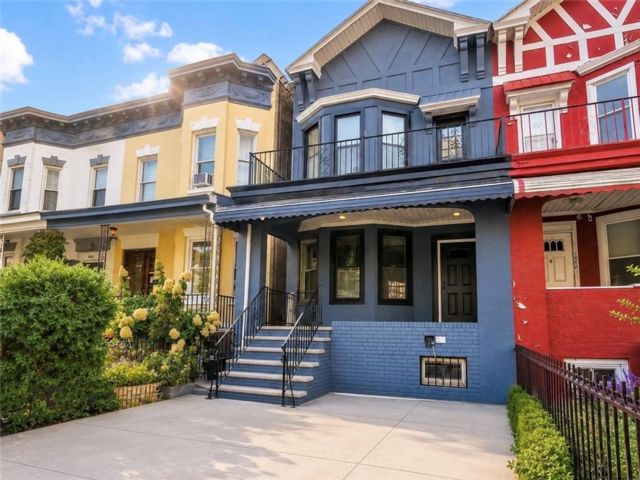 Studio,  0.00 BTH &nbsp;Multi-family style home in East Flatbush