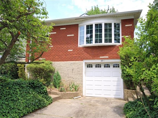  3 BR,  2.00 BTH &nbsp;Single family style home in Great Kill