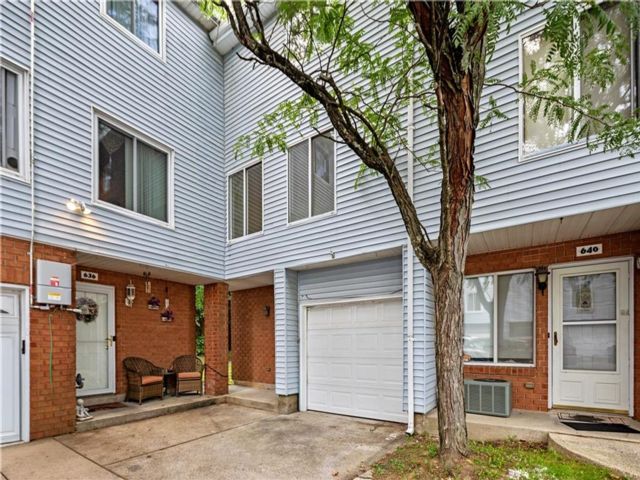  2 BR,  3.00 BTH &nbsp;Single family style home in Arden Heights