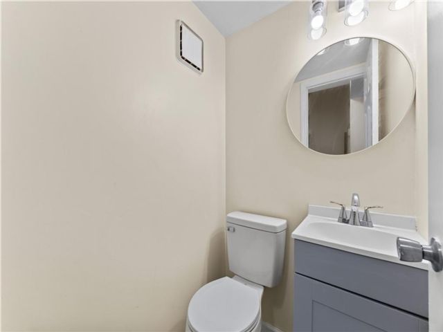 [PHOTO]