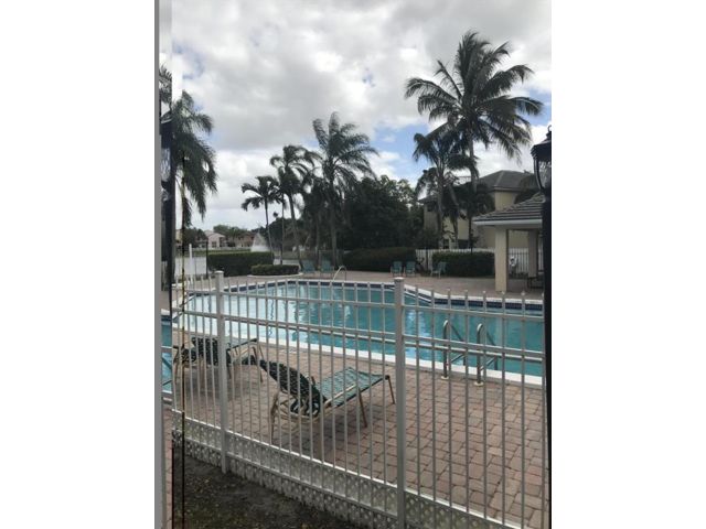  4 BR,  2.00 BTH &nbsp; style home in Plantation