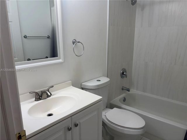 [PHOTO]