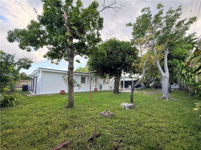  4 BR,  3.00 BTH &nbsp;European style home in Hialeah
