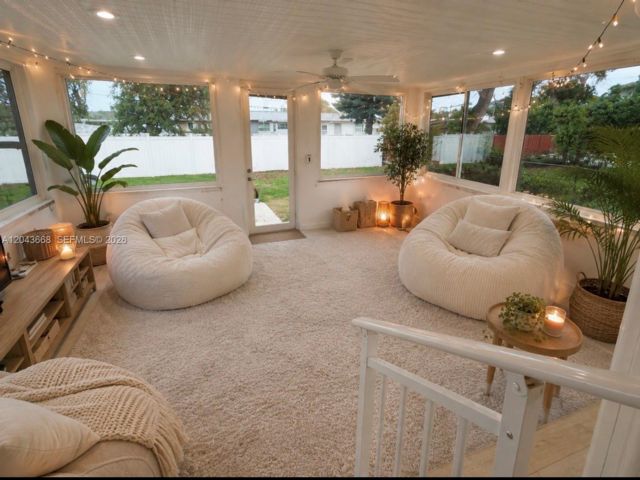  4 BR,  2.00 BTH &nbsp;European style home in Hollywood