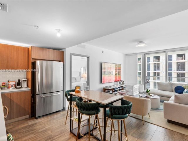 [Miami Real Estate, listing number 3345600]