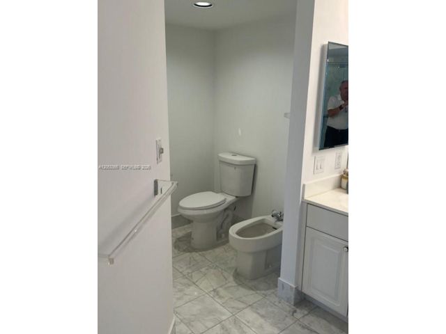[PHOTO]