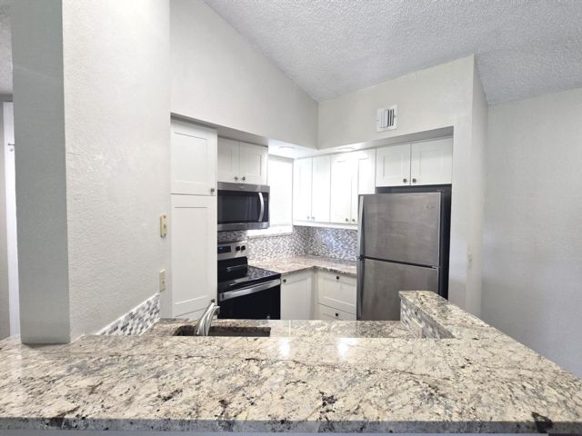  2 BR,  1.00 BTH &nbsp; style home in Margate