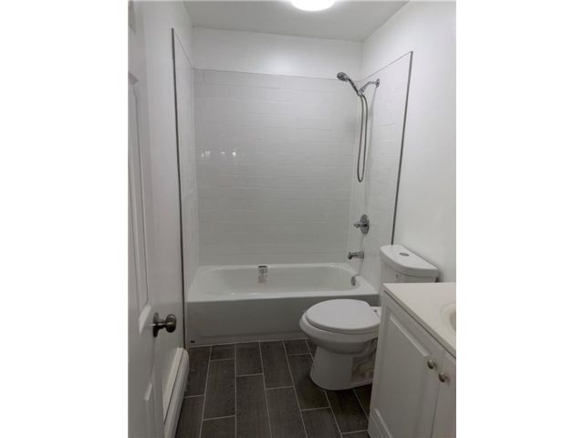  3 BR,  2.00 BTH &nbsp;Multi-family style home in Georgetown
