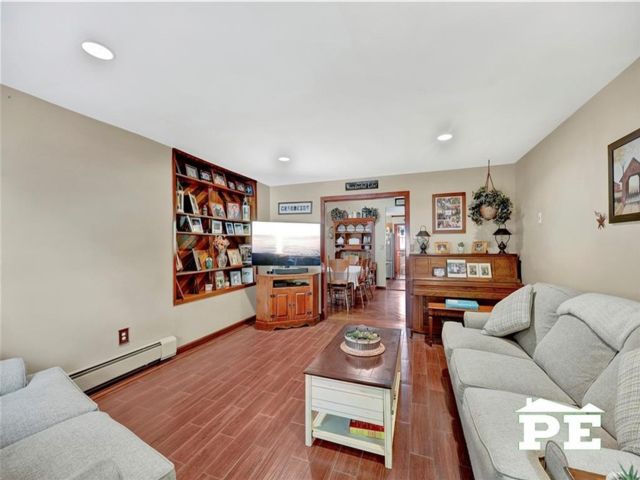  3 BR,  3.00 BTH &nbsp;Multi-family style home in Old Mill Basin