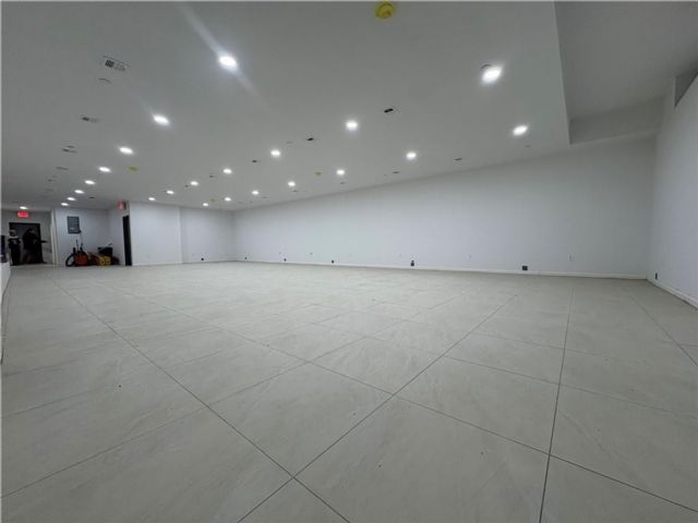 [PHOTO]