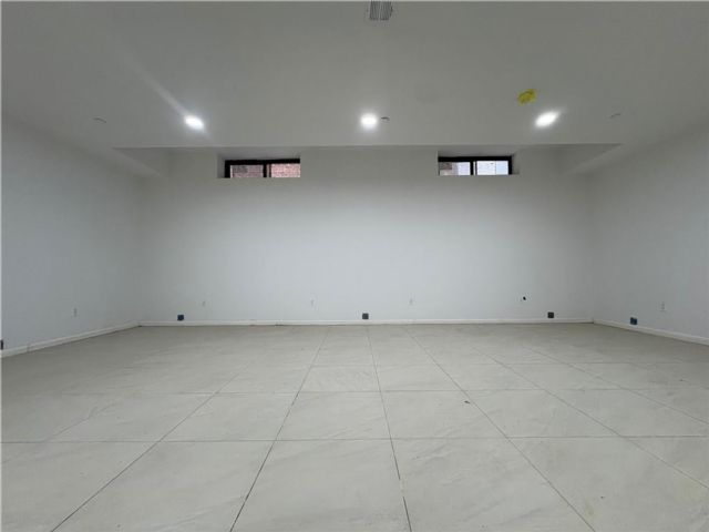 [PHOTO]