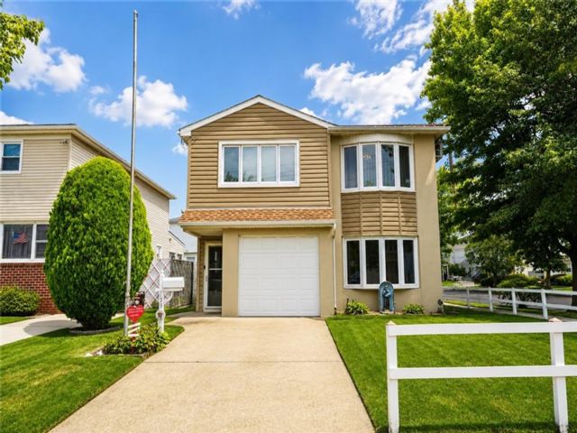 Studio,  0.00 BTH &nbsp;Multi-family style home in Great Kill