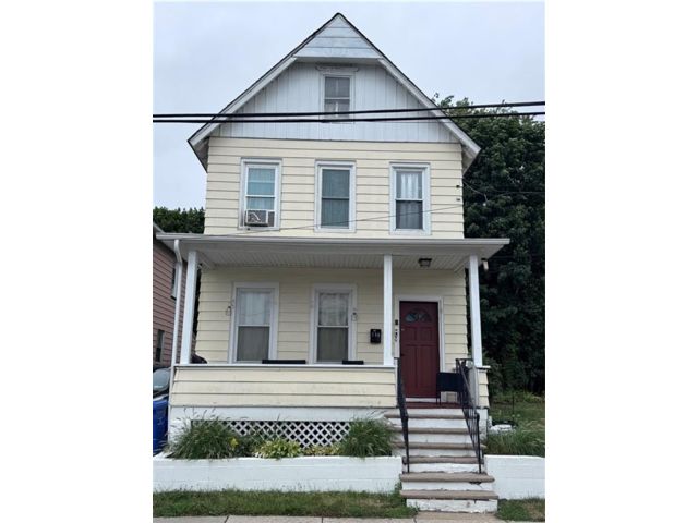  3 BR,  2.00 BTH &nbsp;Single family style home in South Amboy