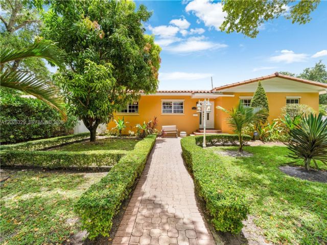  4 BR,  2.00 BTH &nbsp;Other style home in Medley