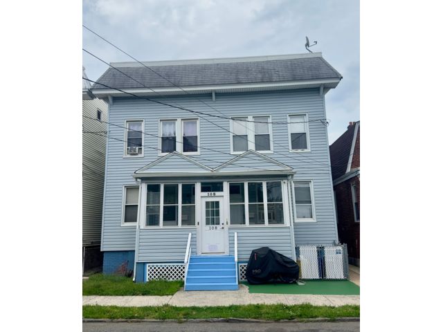  6 BR,  4.00 BTH &nbsp; style home in Kearny