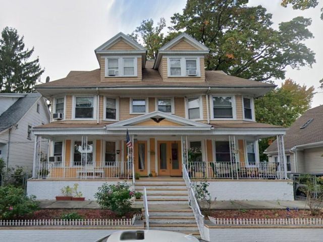  3 BR,  1.55 BTH &nbsp; style home in Kearny