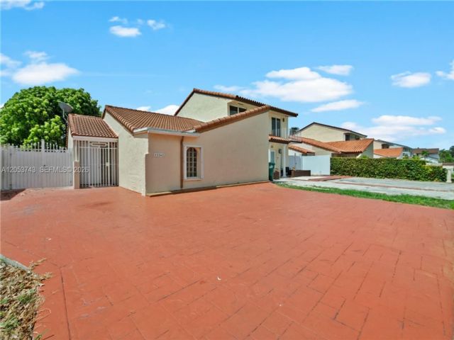  3 BR,  2.00 BTH &nbsp; style home in Miami